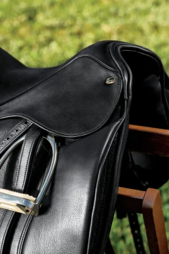 CUEROS SANTA CRUZ English Saddles|Circuit™ Premier Dressage Saddle
