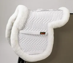 FLEECEWORKS Close Contact Saddle Pads|™ Show Hunter Sheepskin Trim Pad with Perfect Balance Technology