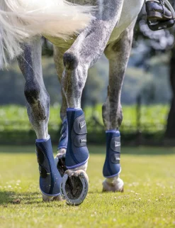 HORSE HEALTH TRADE Horse Boots|LeMieux® Carbon Mesh Wrap Boots