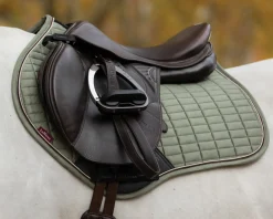 HORSE HEALTH TRADE Close Contact Saddle Pads|LeMieux® Suede Close Contact Saddle Pad